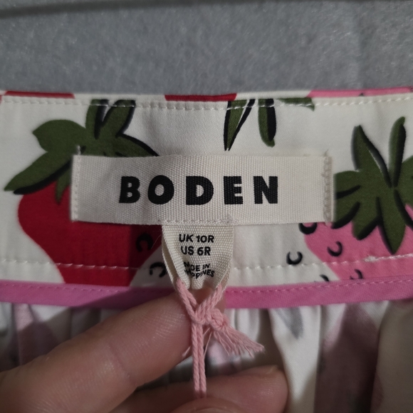 NWT Boden Womens Layla Cotton Sateen Ivory Strawberry Pop Skirt Size 6 - Picture 2 of 10